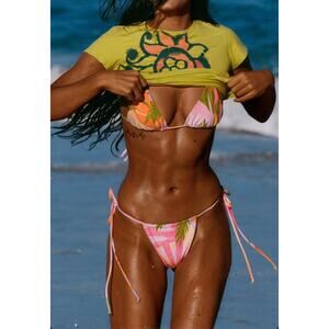 Skatie• ‘Ella’ Bikini Top in PUKA